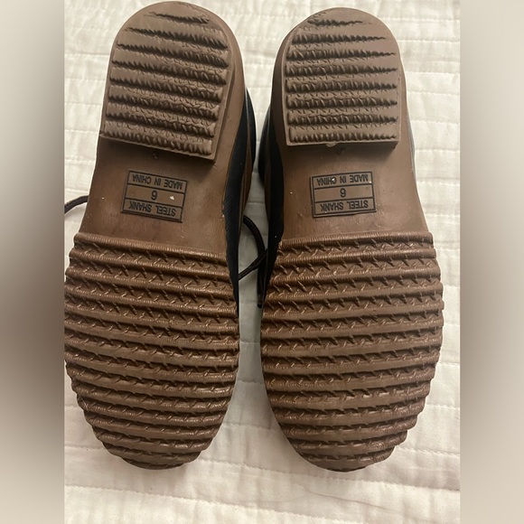 LaCrosse Women's Brown Low-Top Waterproof Steel Shank Winter Duck Boots - Picture 8 of 9